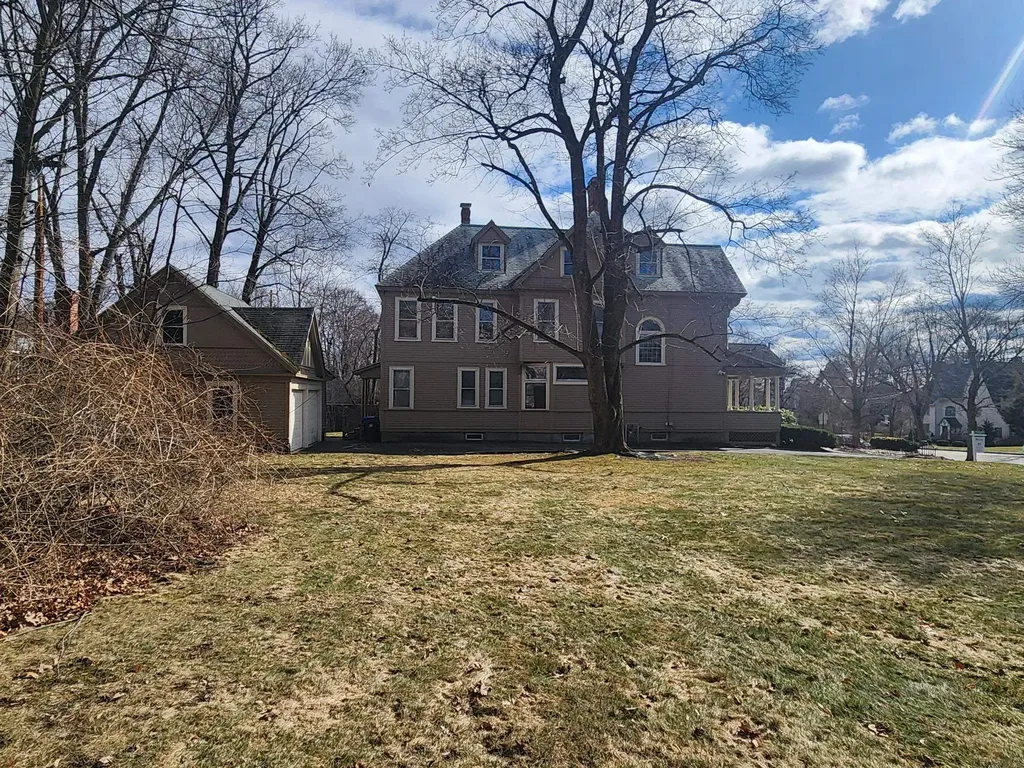 2195 Elm Street Manchester NH 03104