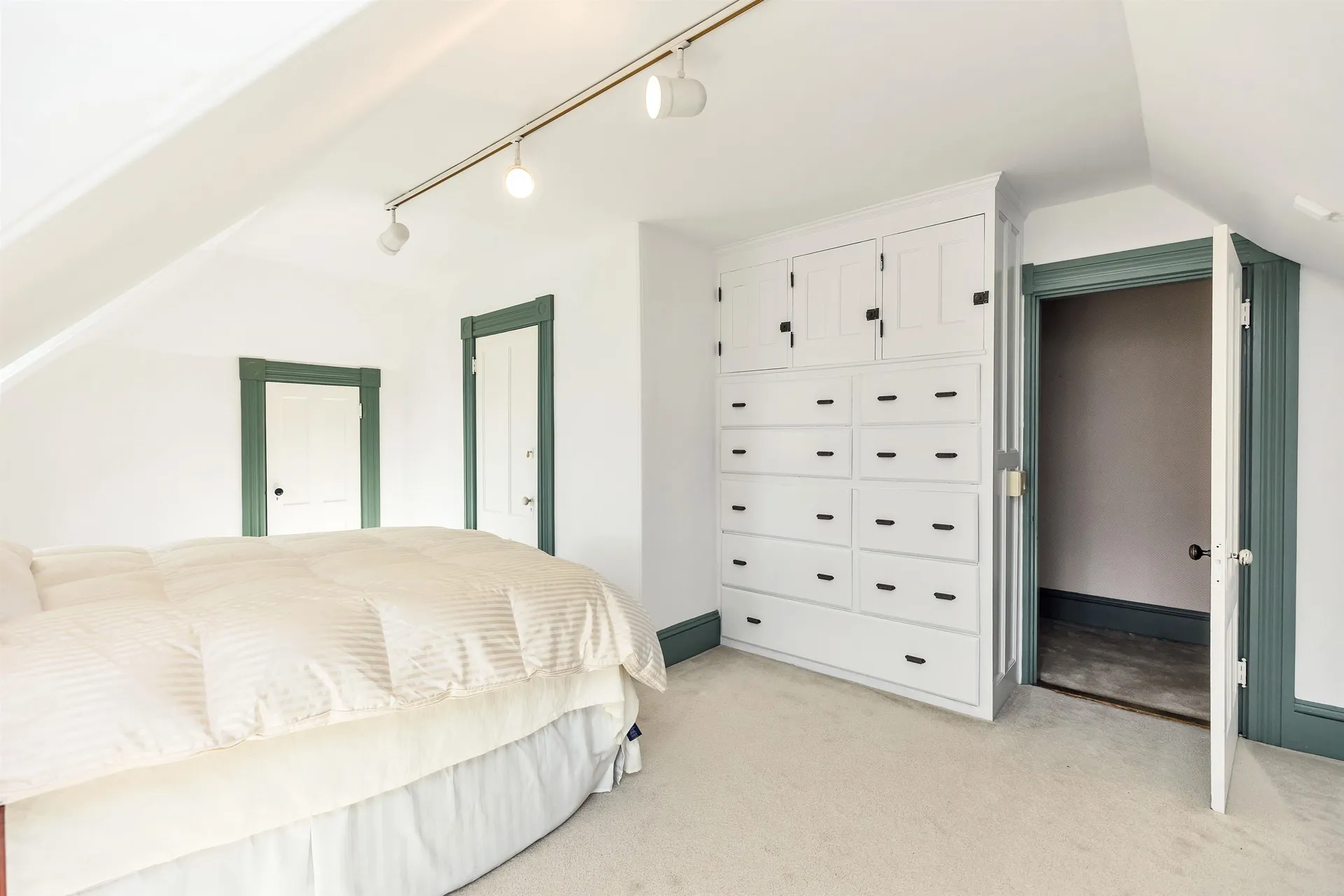 2195 Elm Street Manchester NH 03104