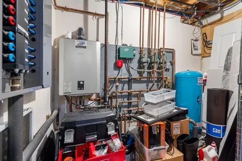 9b Kasher Drive Kingston NH 03848