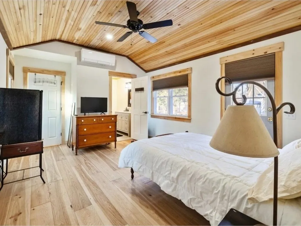 21 Richard Terrace South Burlington VT 05403