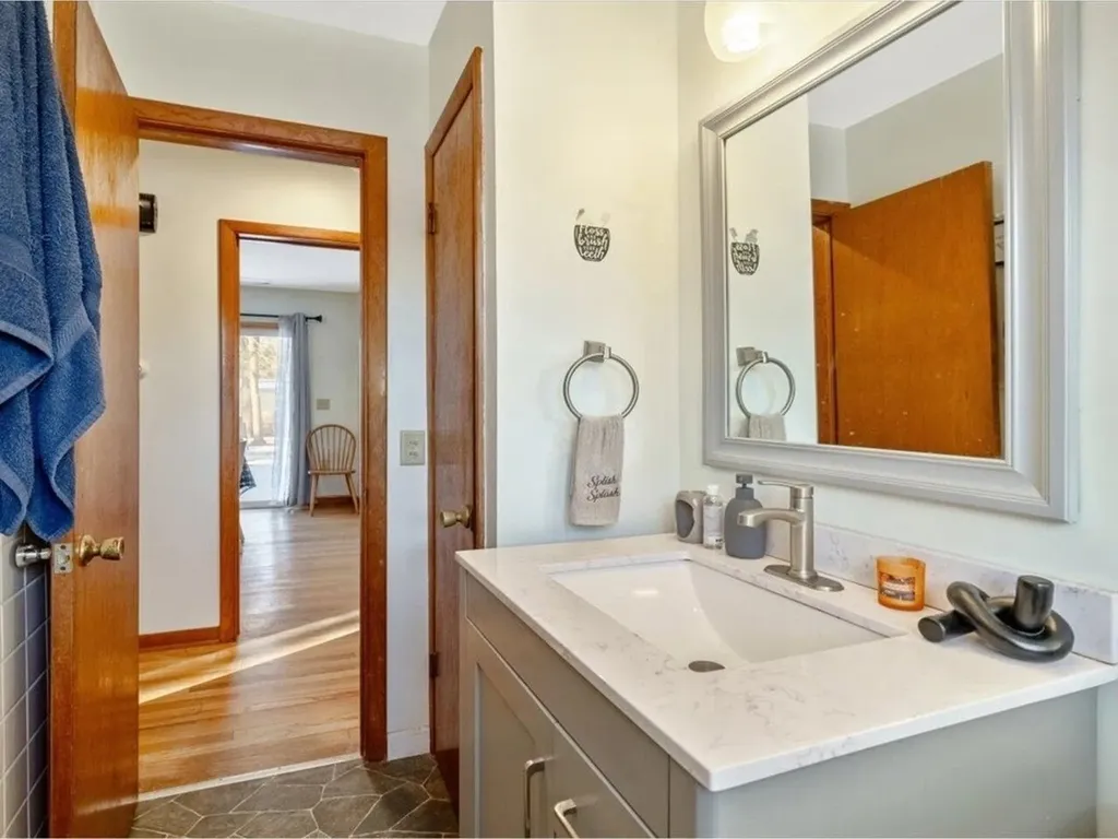 21 Richard Terrace South Burlington VT 05403