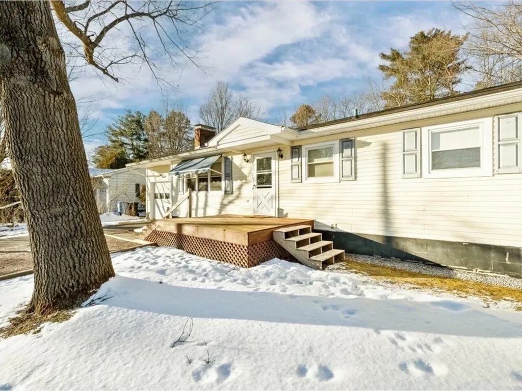 21 Richard Terrace South Burlington VT 05403