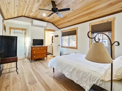 21 Richard Terrace South Burlington VT 05403