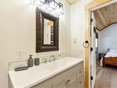 21 Richard Terrace South Burlington VT 05403