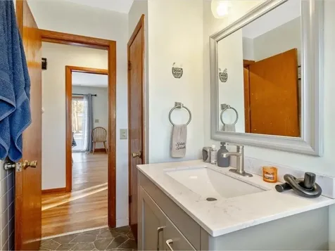 21 Richard Terrace South Burlington VT 05403