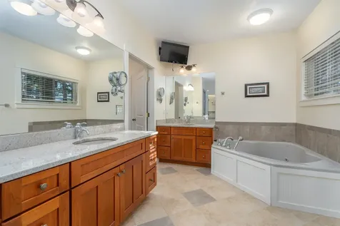 134 Black Point Road Alton NH 03810