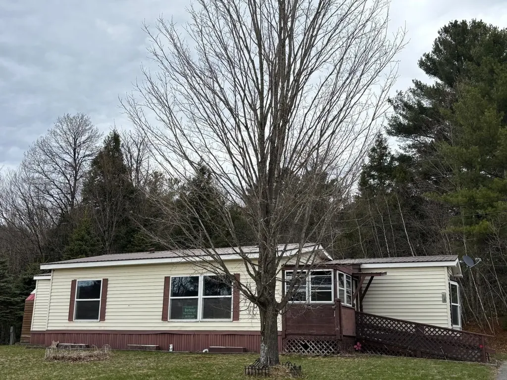 16 Oakwood Drive Hyde Park VT 05655