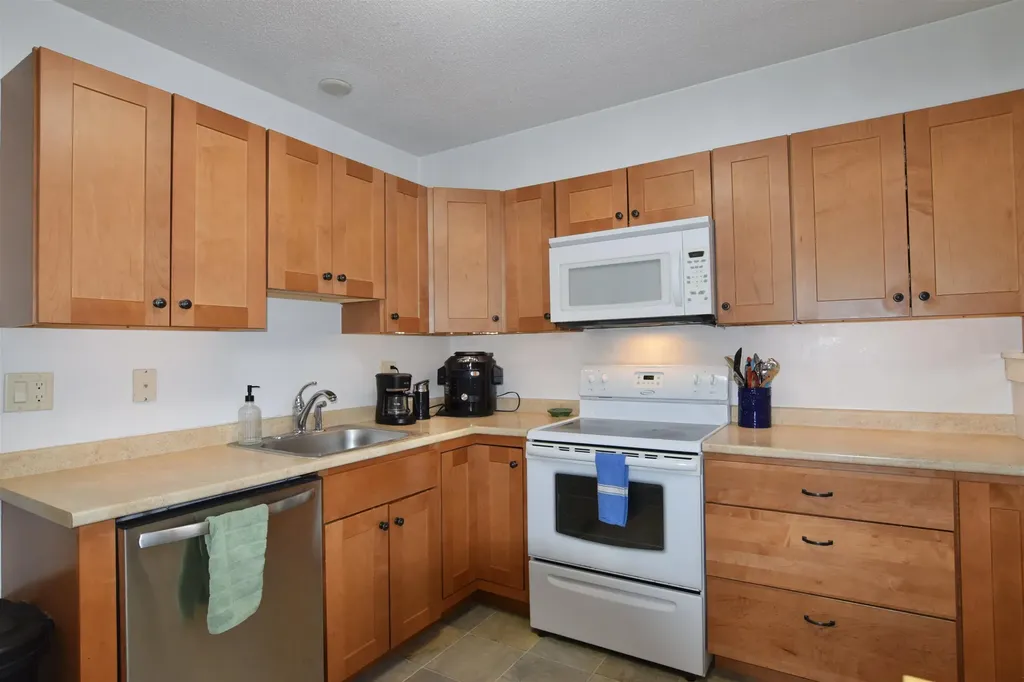 313 Brook Hollow Hanover NH 03755