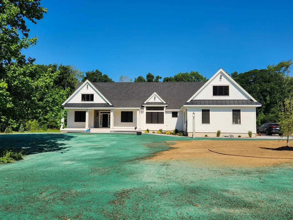 9 Tilton Drive Stratham NH 03885