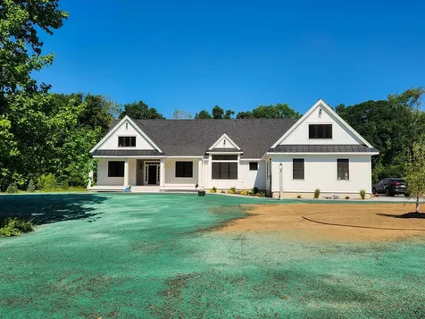 9 Tilton Drive Stratham NH 03885
