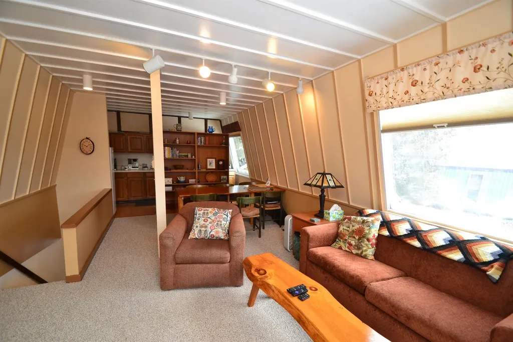 67 Upper Village Road Warren VT 05674