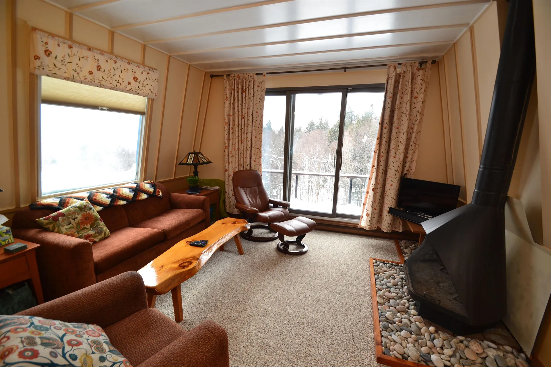 67 Upper Village Road Warren VT 05674