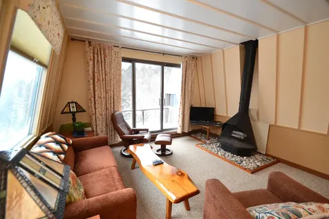 67 Upper Village Road Warren VT 05674