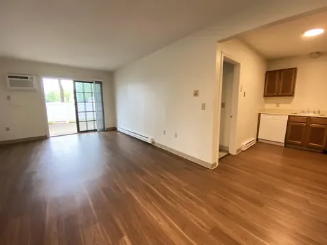 11 Railroad Avenue Derry NH 03038