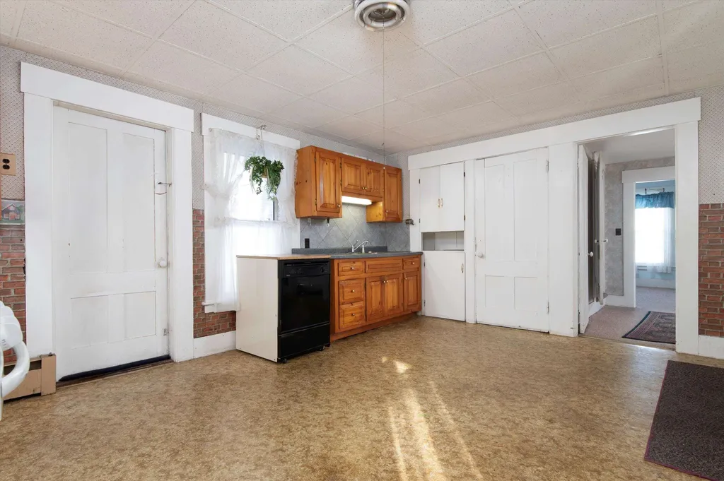 2 Pond Street Ludlow VT 05149