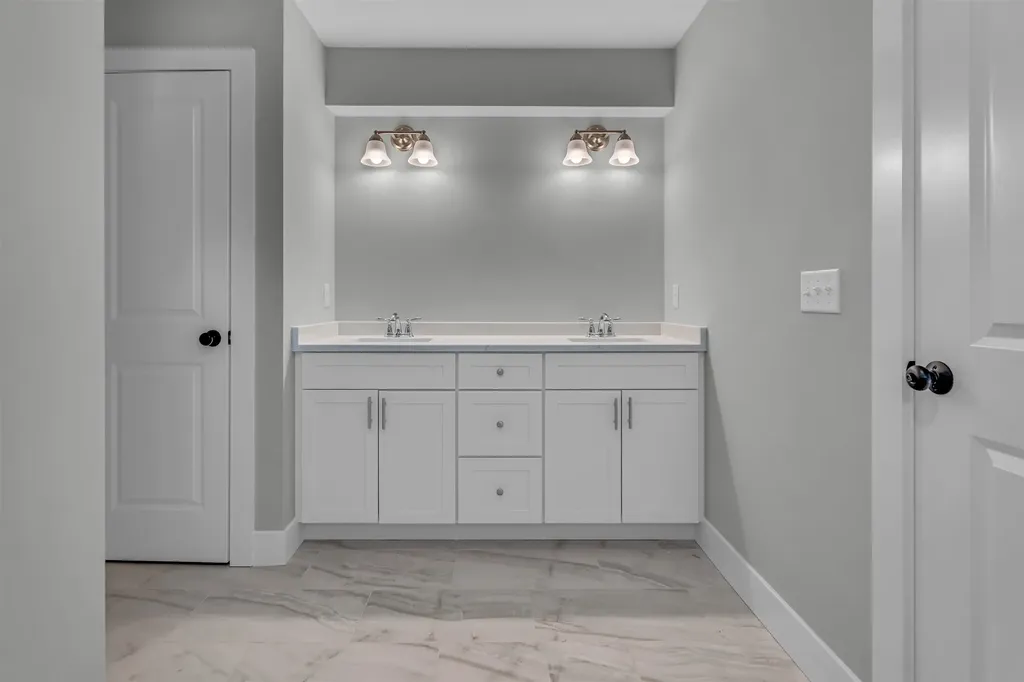 Lot 6 Robin Way Chester NH 03036