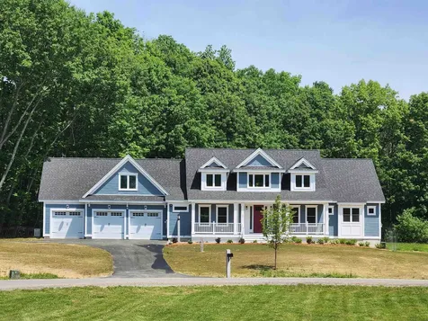 21 Tilton Drive Stratham NH 03885