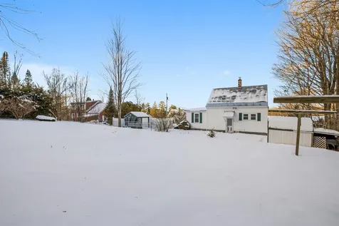 6 Durham Avenue Claremont NH 03743