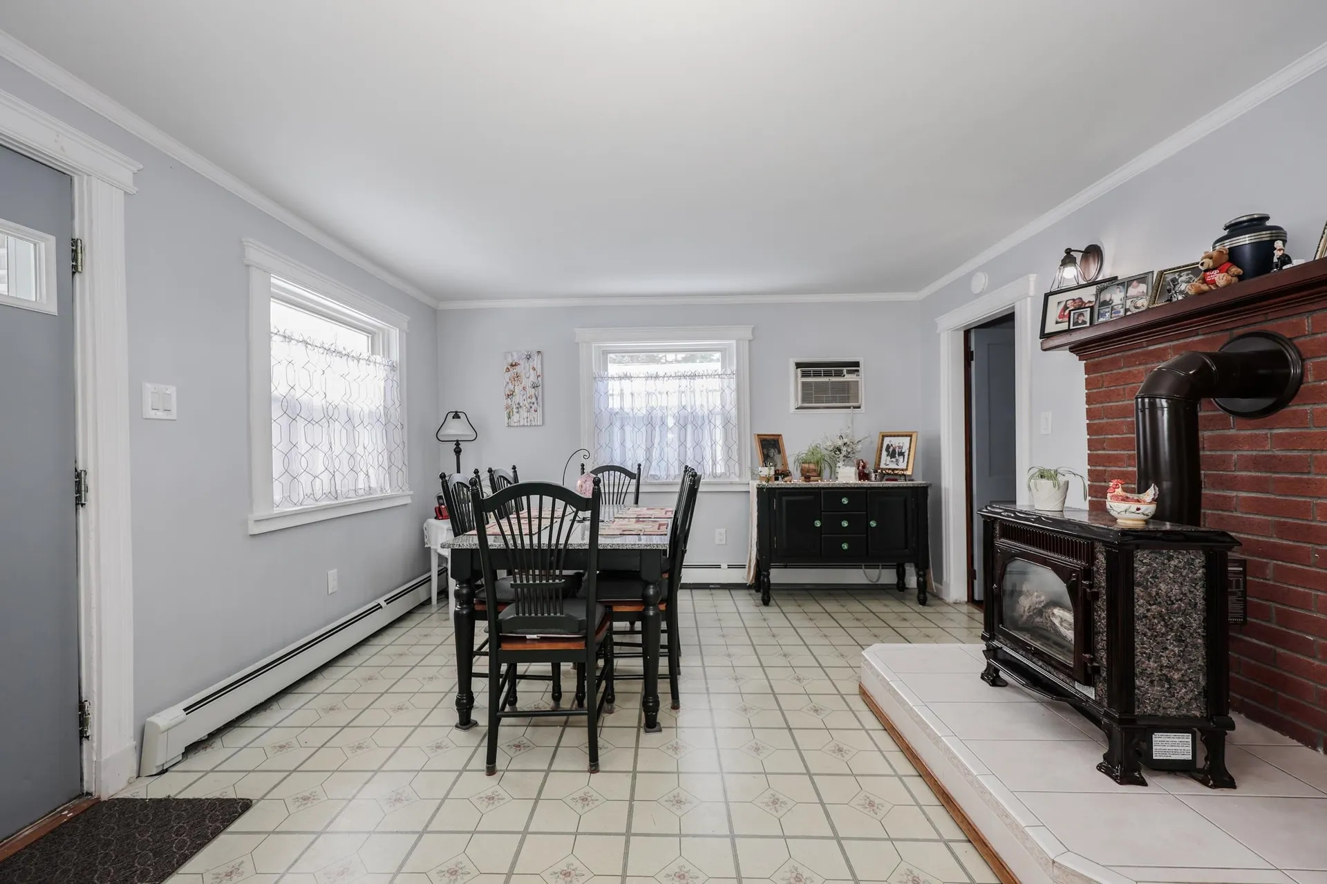 29 Crescent Lane Manchester NH 03109