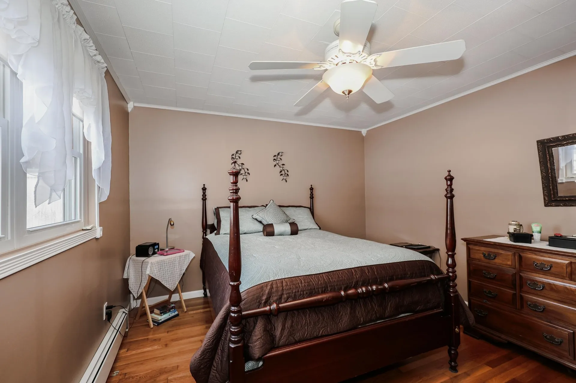 29 Crescent Lane Manchester NH 03109