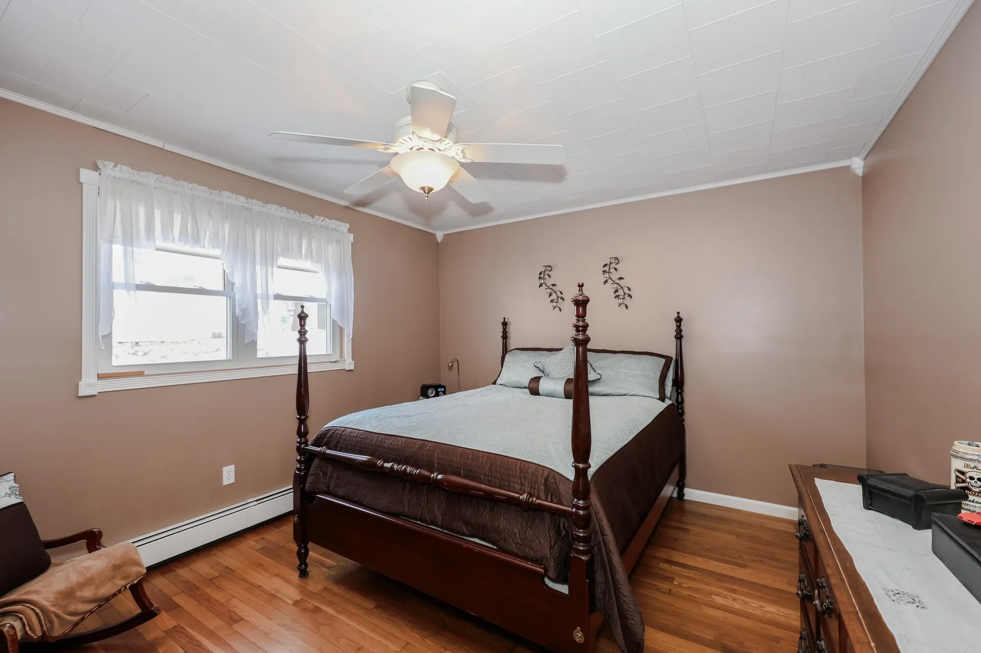 29 Crescent Lane Manchester NH 03109