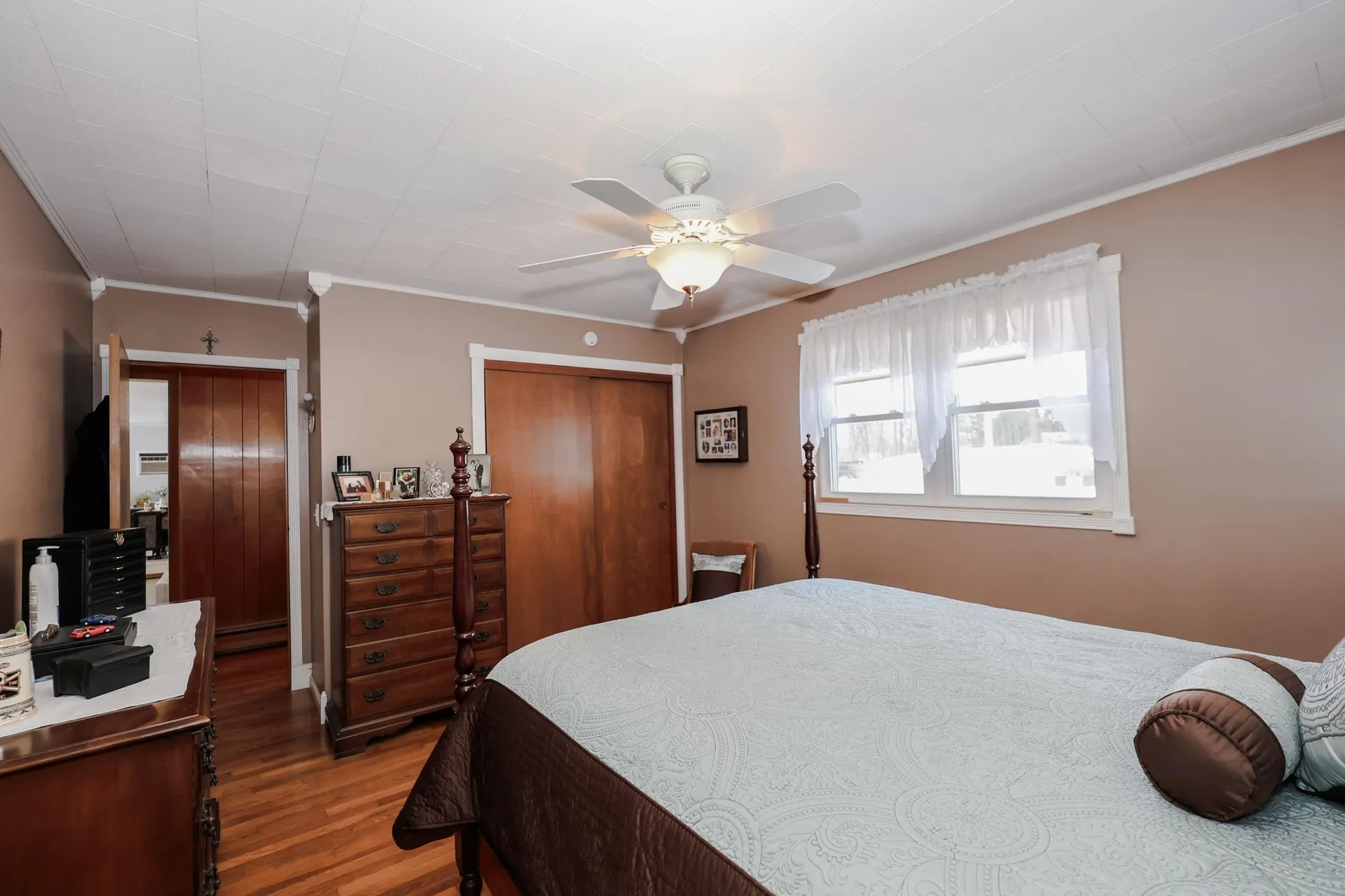 29 Crescent Lane Manchester NH 03109