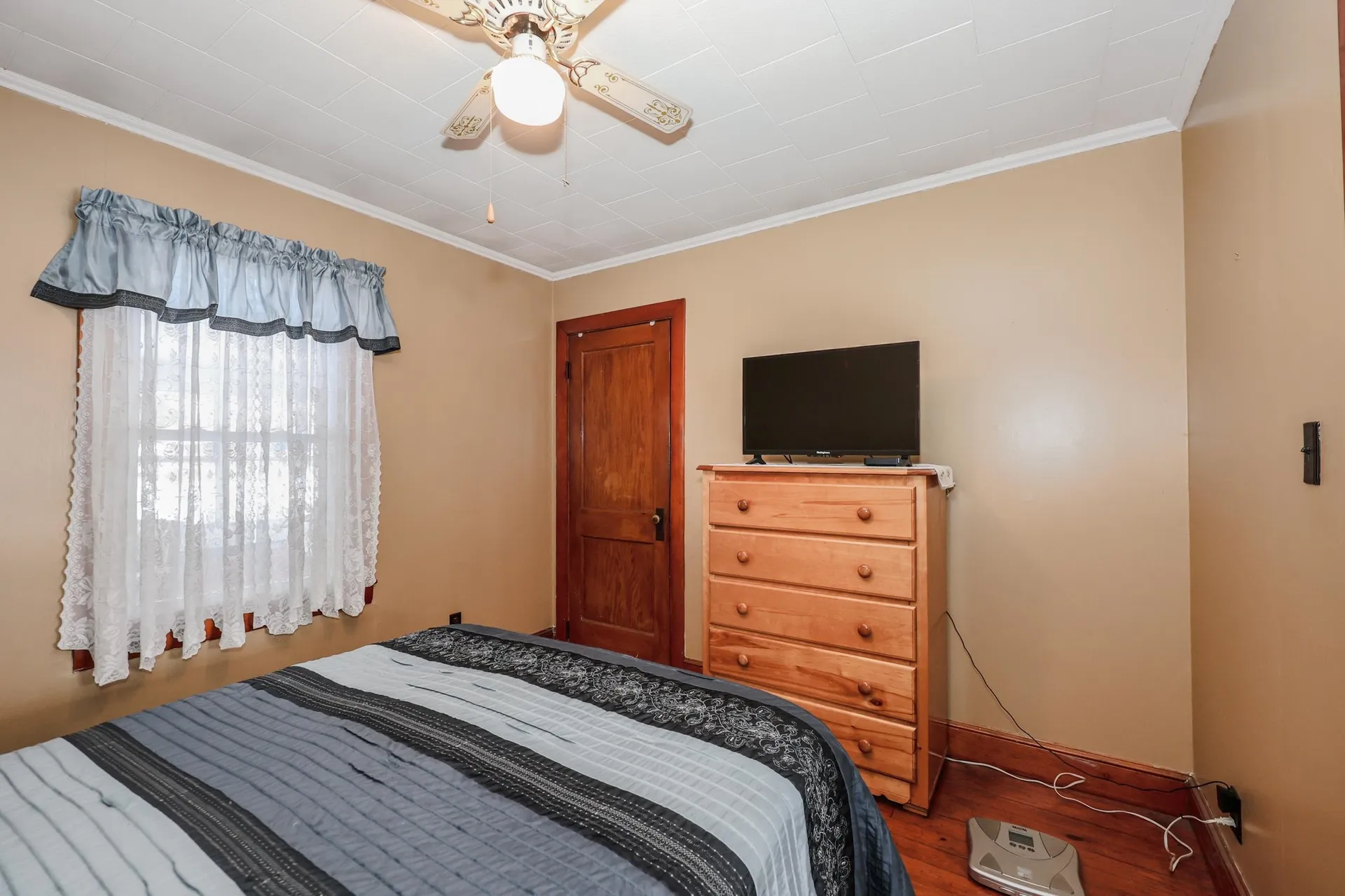 29 Crescent Lane Manchester NH 03109