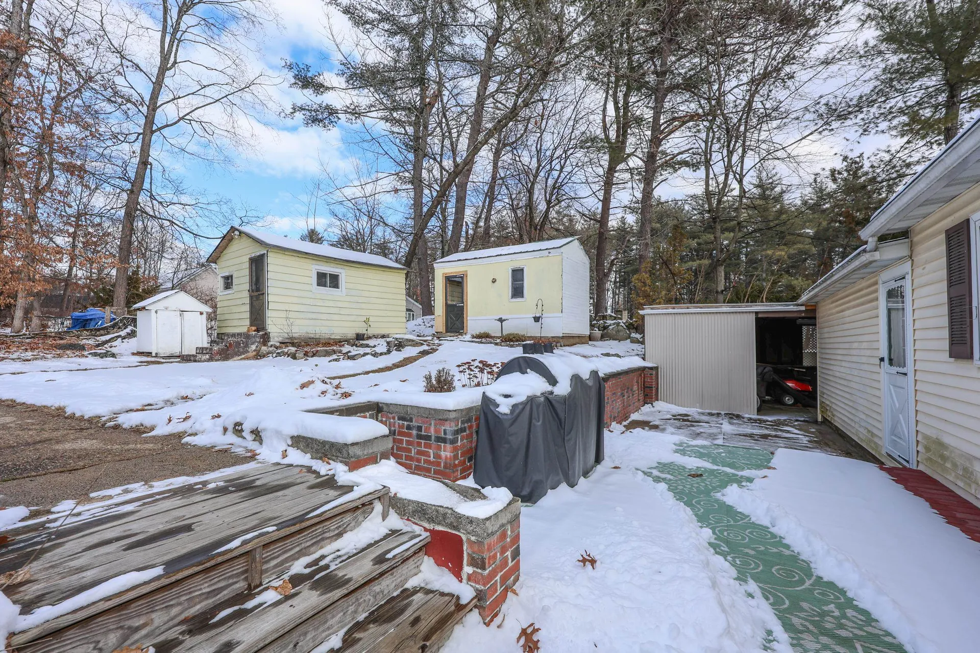 29 Crescent Lane Manchester NH 03109