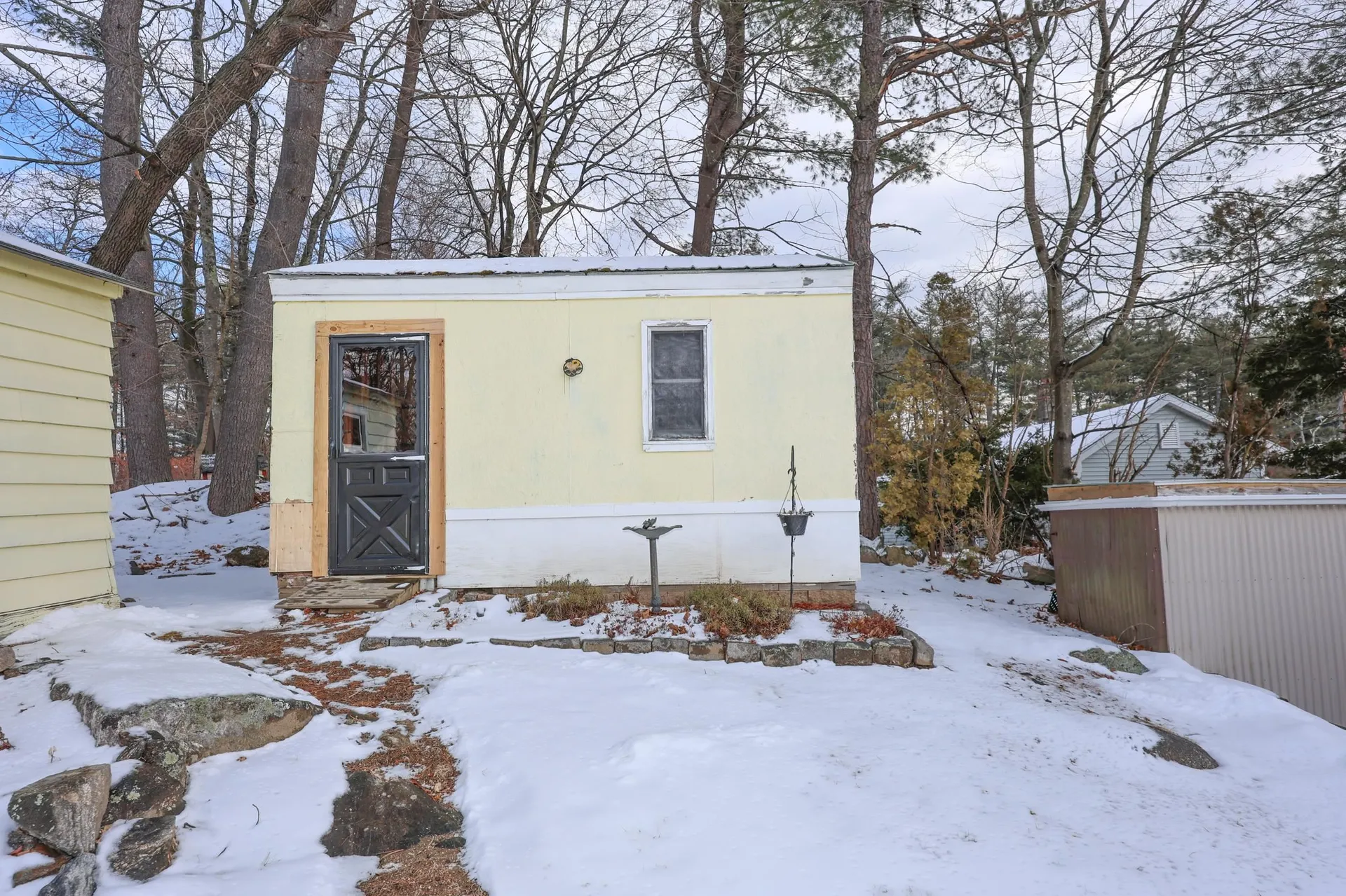 29 Crescent Lane Manchester NH 03109