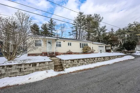 29 Crescent Lane Manchester NH 03109