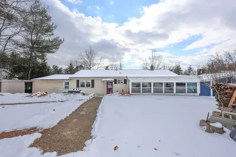 29 Crescent Lane Manchester NH 03109