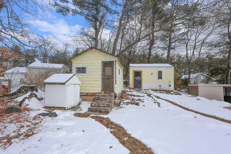 29 Crescent Lane Manchester NH 03109