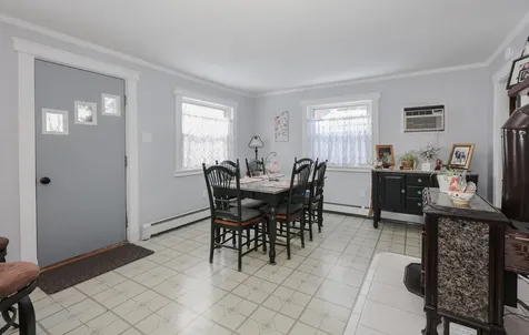 29 Crescent Lane Manchester NH 03109
