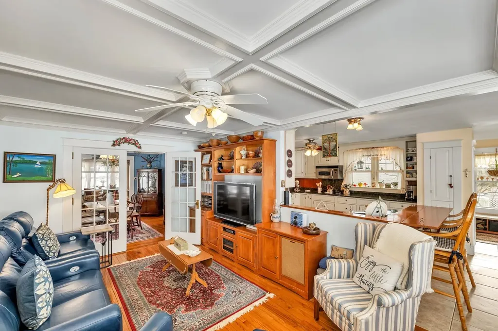 44 Winnicoash Street Laconia NH 03246