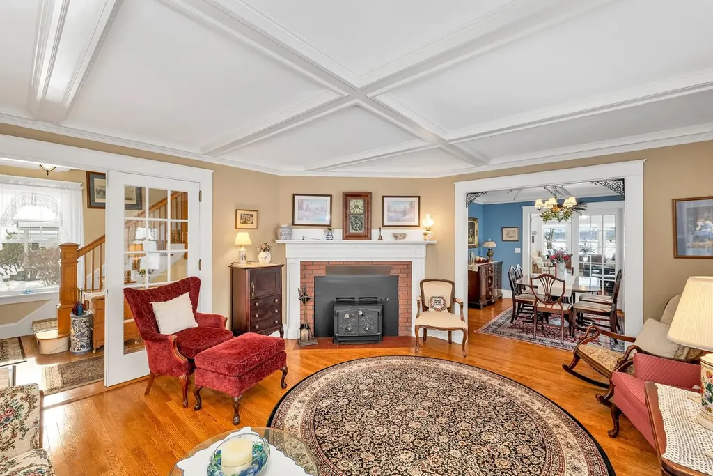 44 Winnicoash Street Laconia NH 03246