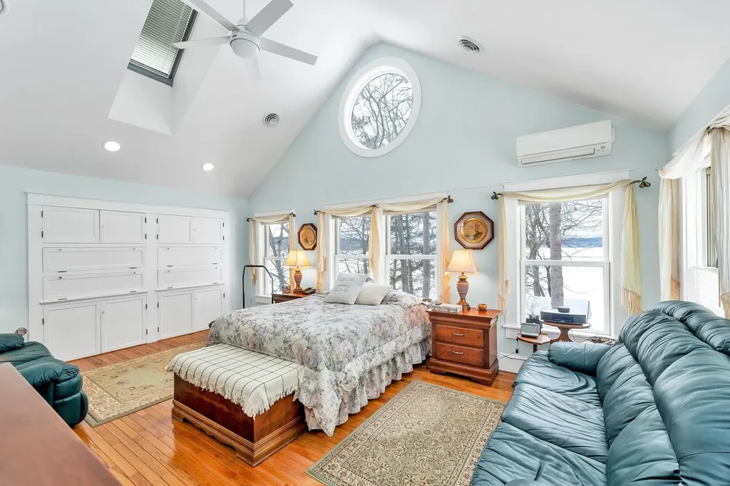 44 Winnicoash Street Laconia NH 03246