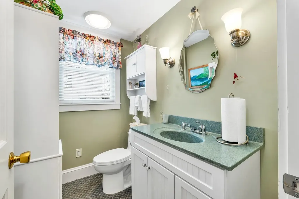 44 Winnicoash Street Laconia NH 03246