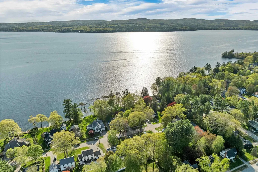 44 Winnicoash Street Laconia NH 03246