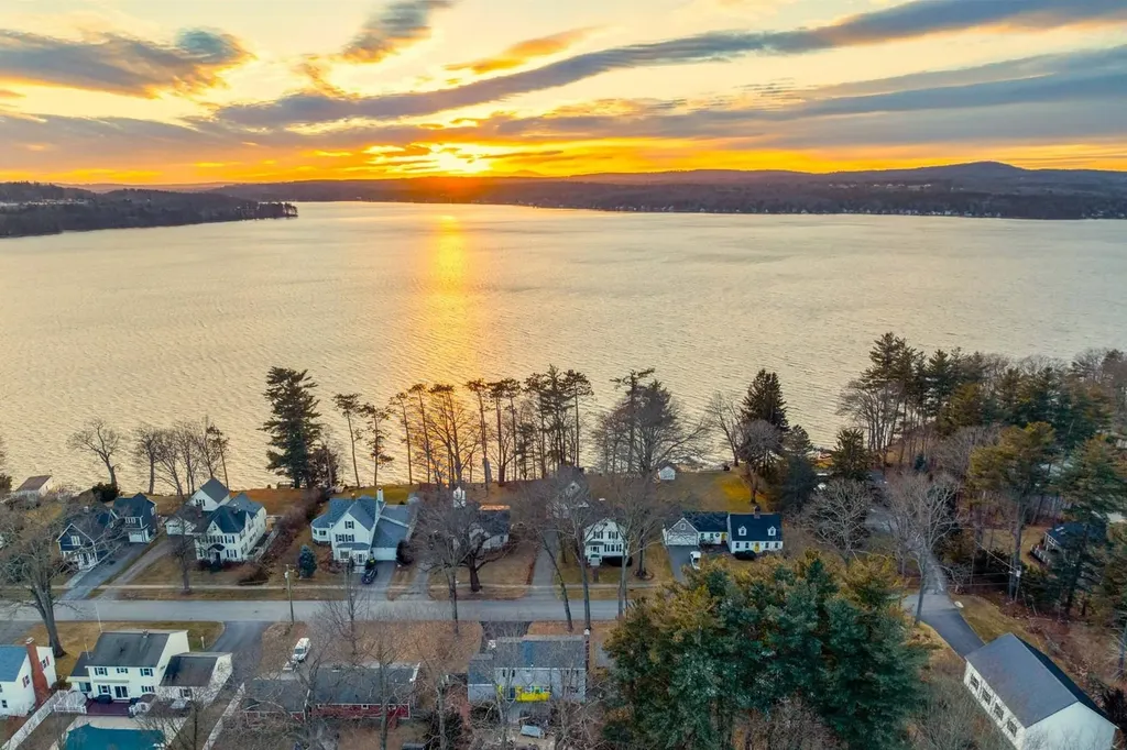 44 Winnicoash Street Laconia NH 03246