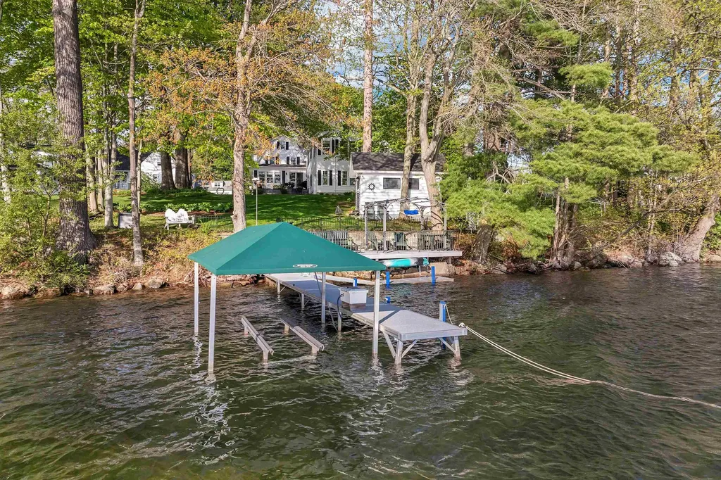 44 Winnicoash Street Laconia NH 03246