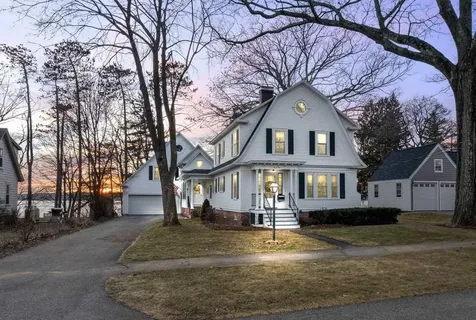 44 Winnicoash Street Laconia NH 03246