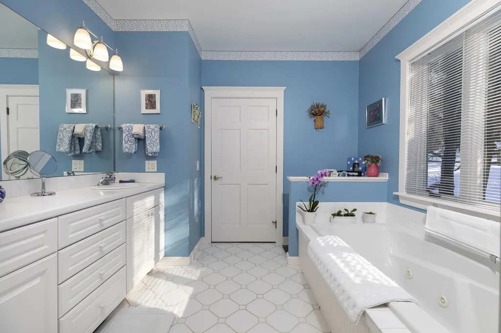 27 Tucker Road New London NH 03257