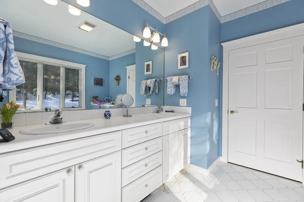 27 Tucker Road New London NH 03257