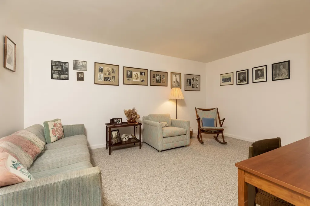 27 Tucker Road New London NH 03257