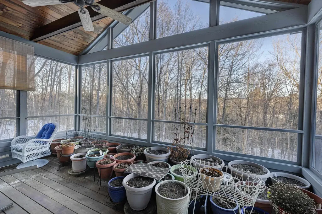 27 Tucker Road New London NH 03257