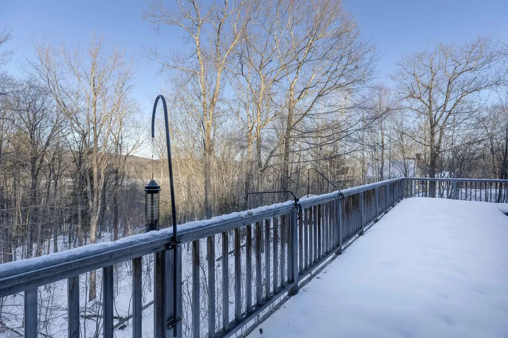 27 Tucker Road New London NH 03257