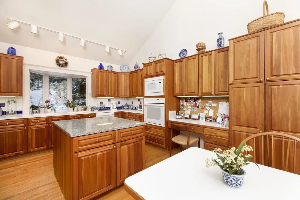 27 Tucker Road New London NH 03257