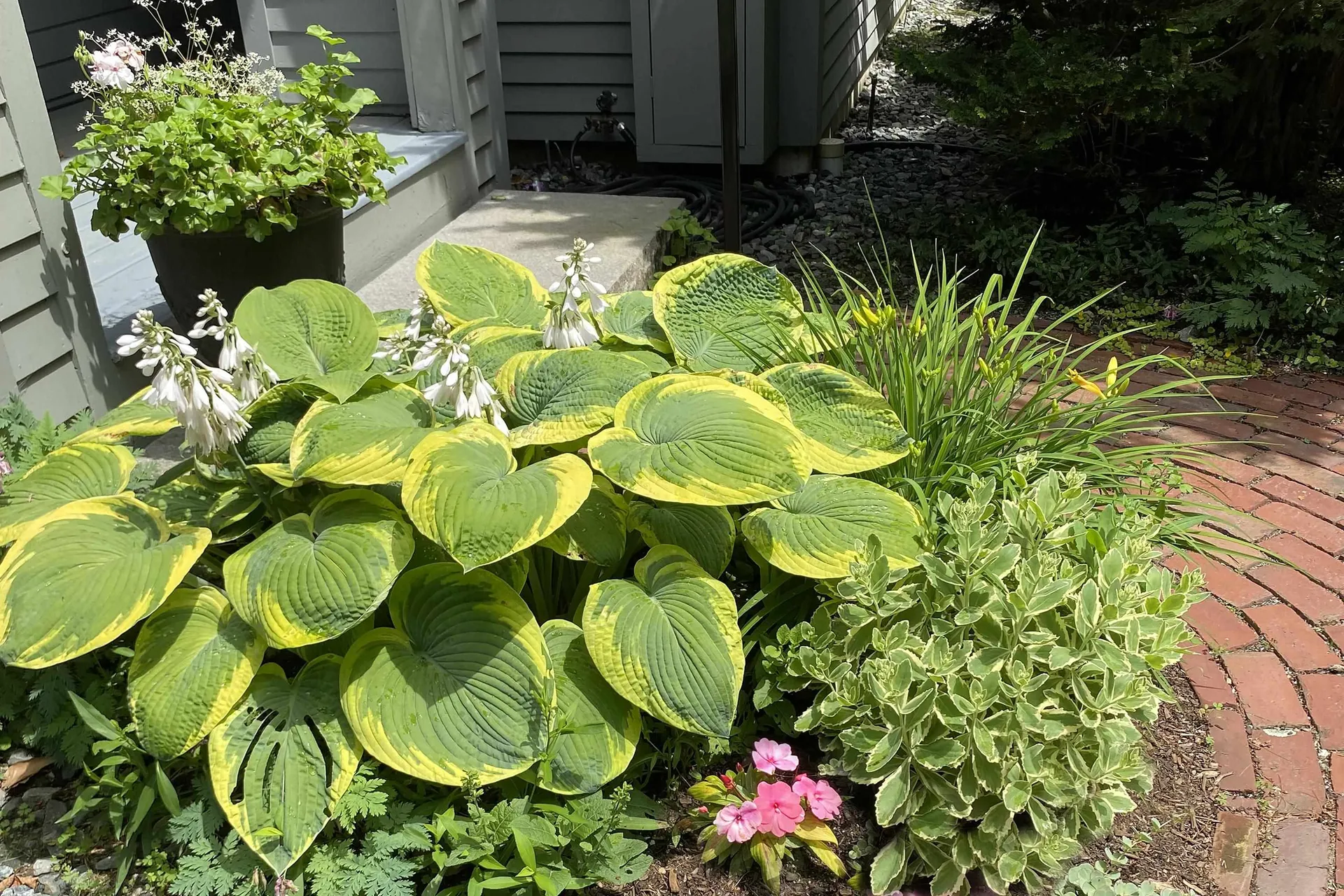 27 Tucker Road New London NH 03257