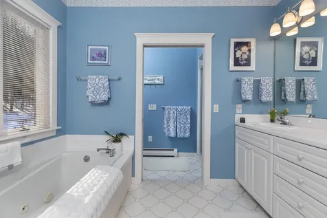 27 Tucker Road New London NH 03257