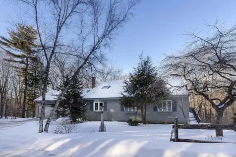 27 Tucker Road New London NH 03257